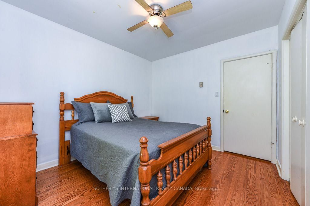 31 Queensborough Crescent • Toronto, ON photo 29