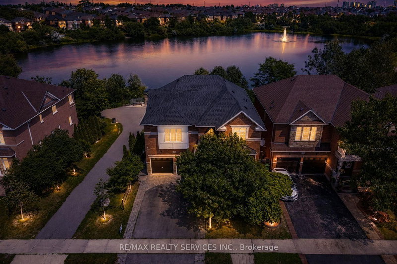 35 Stoneylake Avenue