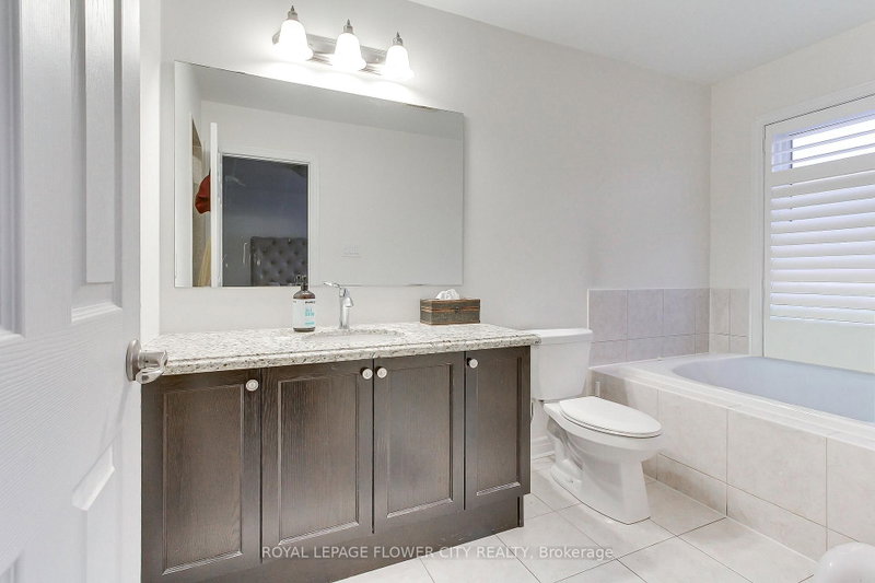 101 Huguenot Oakville,ON L6H 0M3 — Photo 22