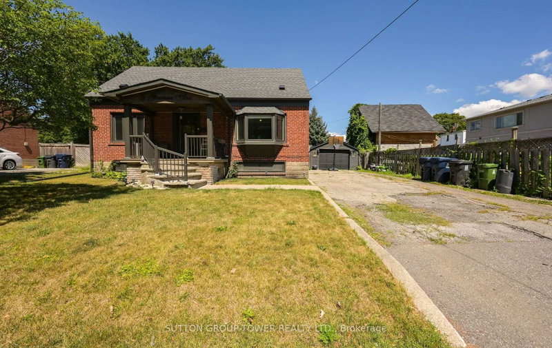 8 Yvonne Avenue N
