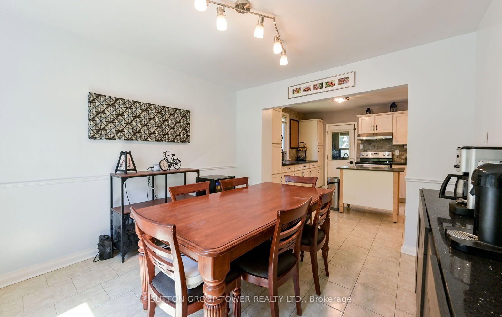 8 Yvonne Avenue N • Toronto, ON photo 11
