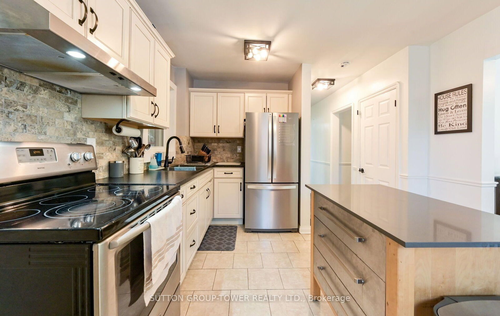 8 Yvonne Avenue N • Toronto, ON photo 14
