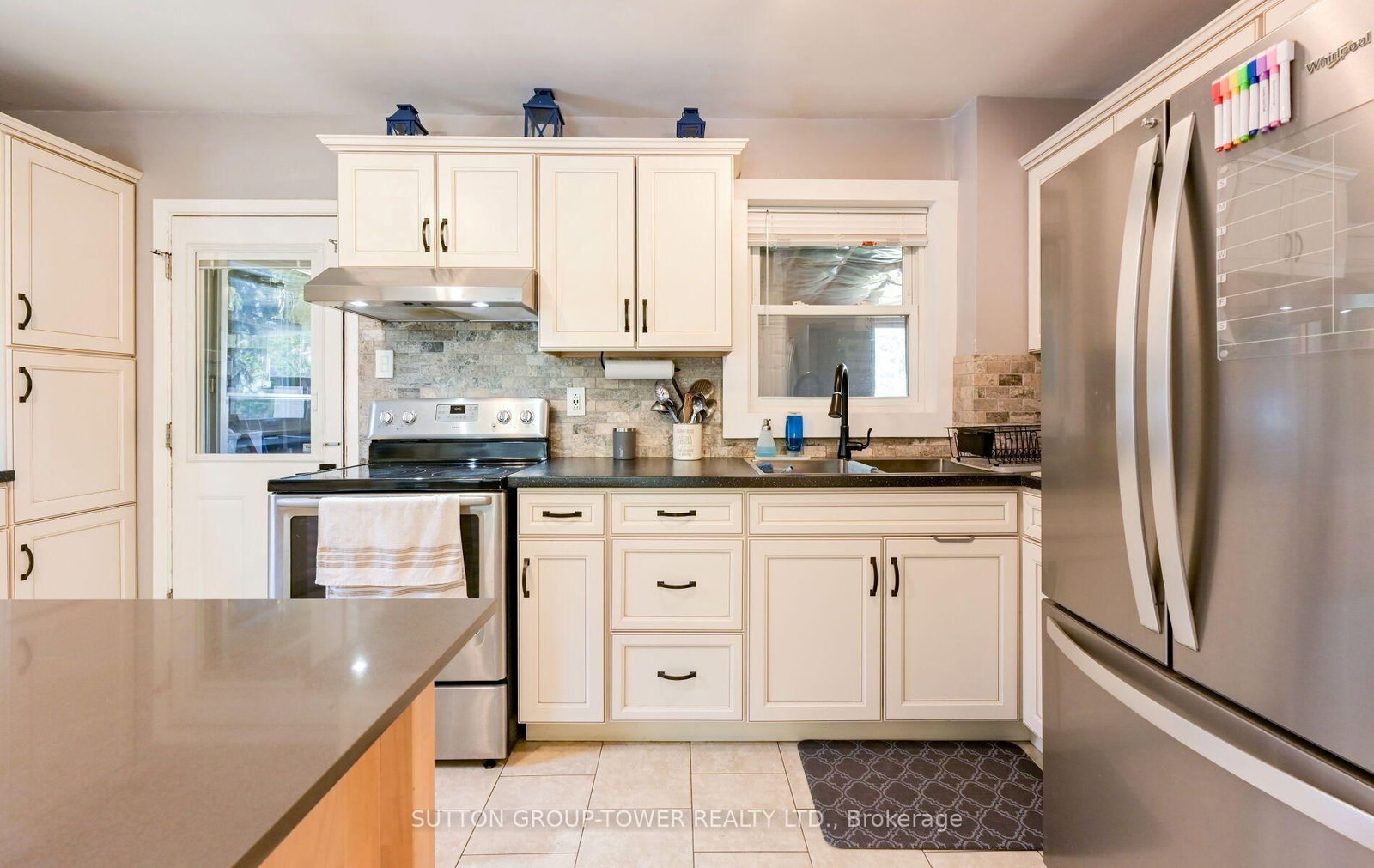 8 Yvonne Avenue N • Toronto, ON photo 16