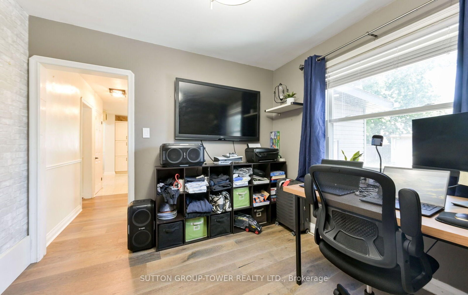 8 Yvonne Avenue N • Toronto, ON photo 18