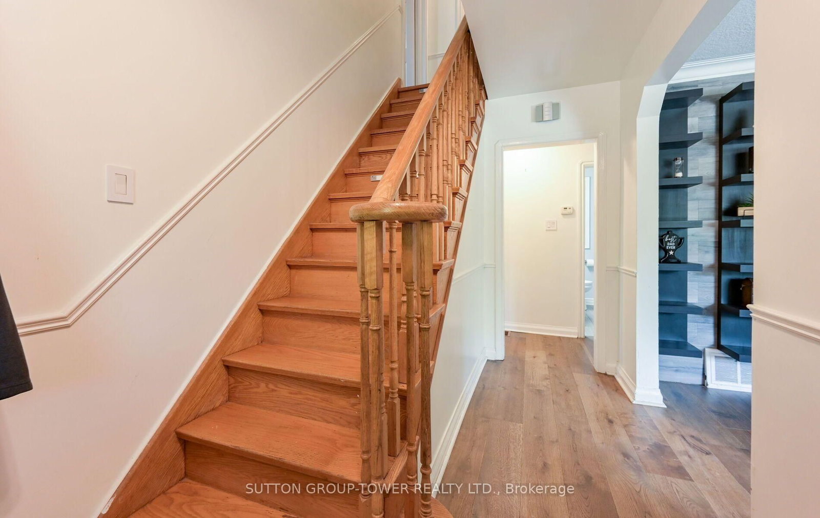 8 Yvonne Avenue N • Toronto, ON photo 21