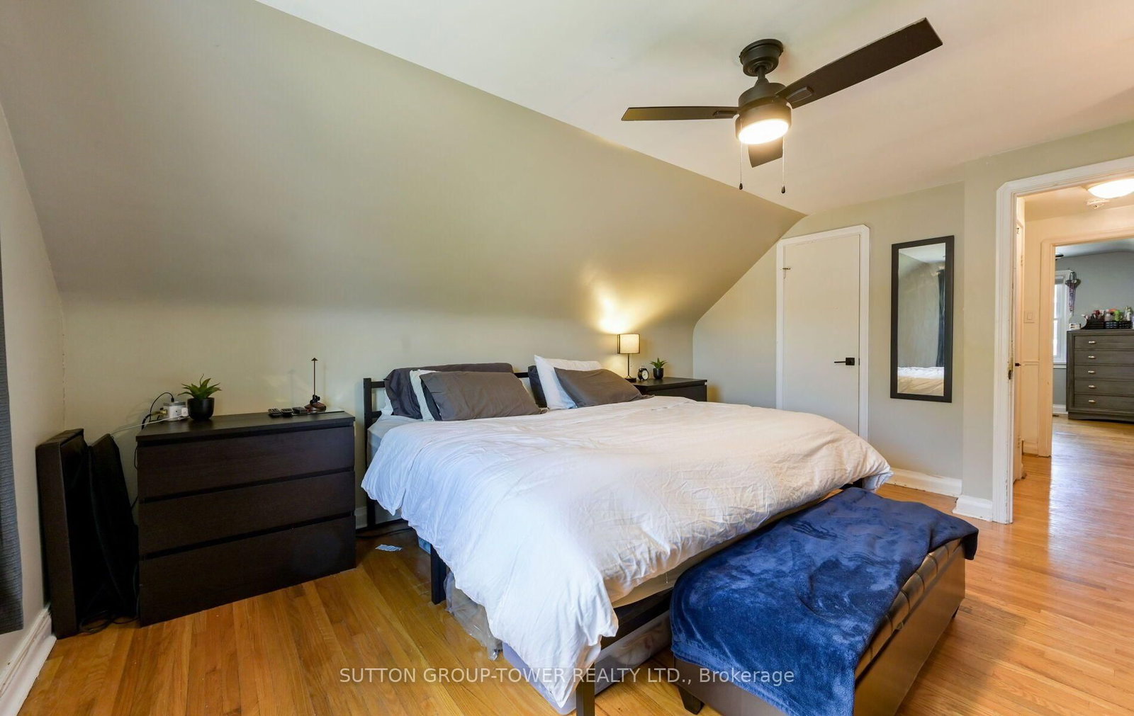 8 Yvonne Avenue N • Toronto, ON photo 23