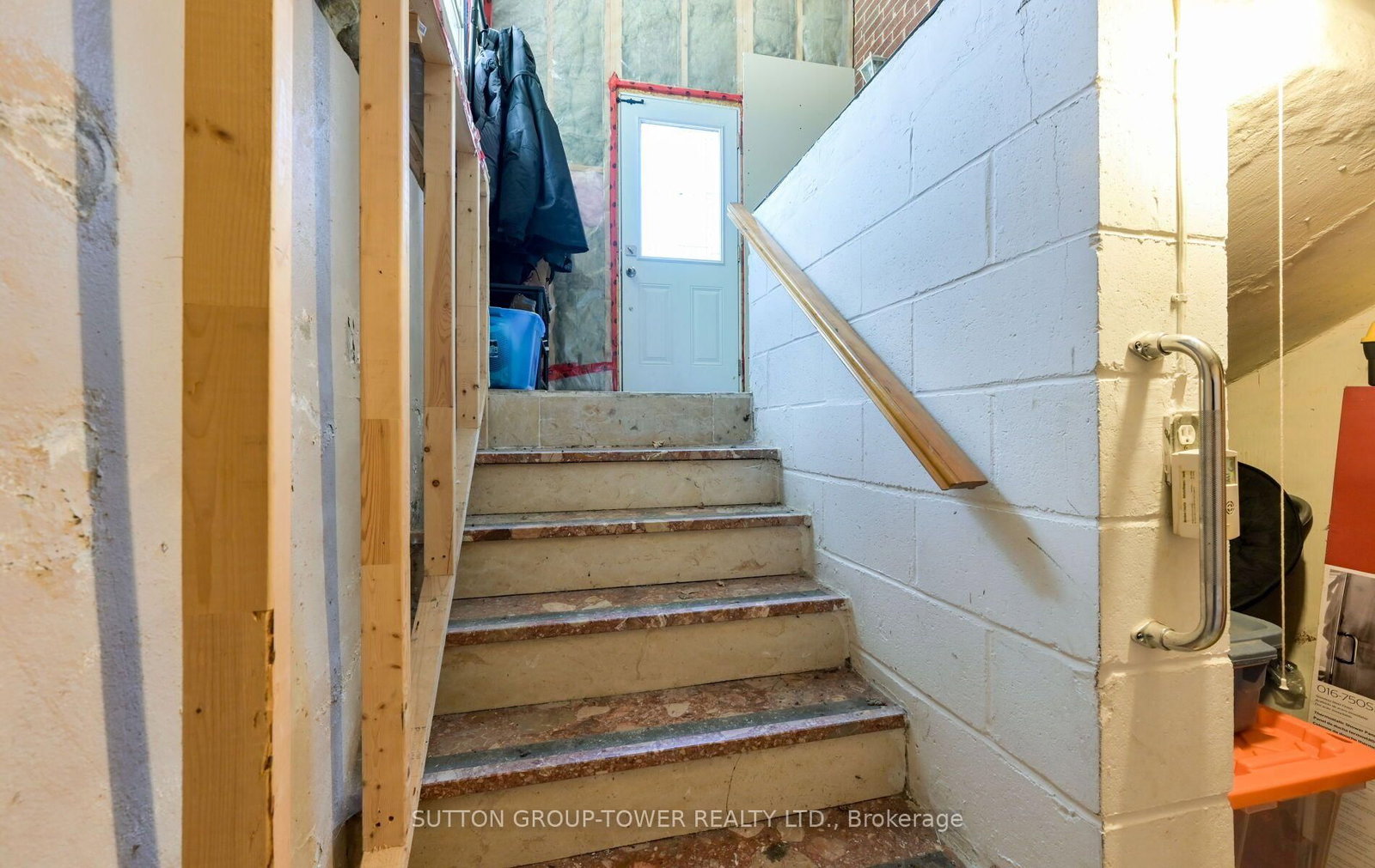8 Yvonne Avenue N • Toronto, ON photo 33