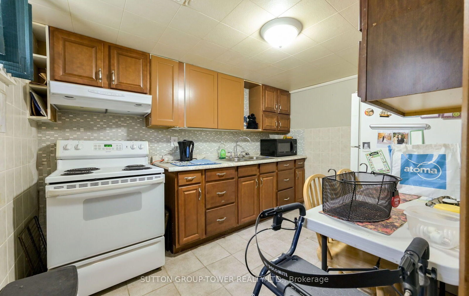 8 Yvonne Avenue N • Toronto, ON photo 36