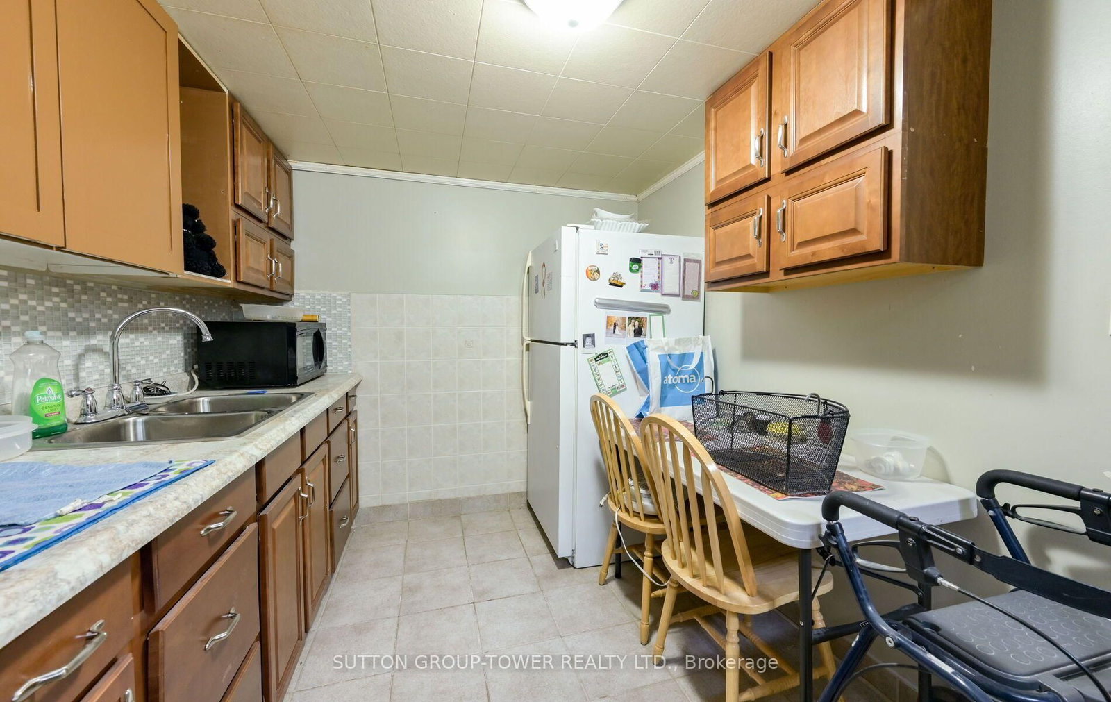 8 Yvonne Avenue N • Toronto, ON photo 37
