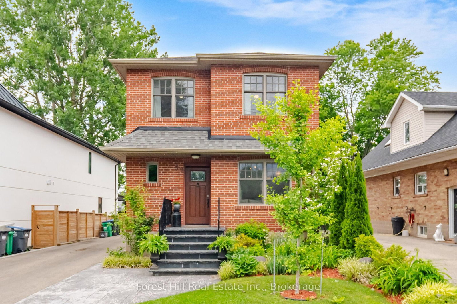 39 Broadview Avenue • Mississauga, ON photo 2