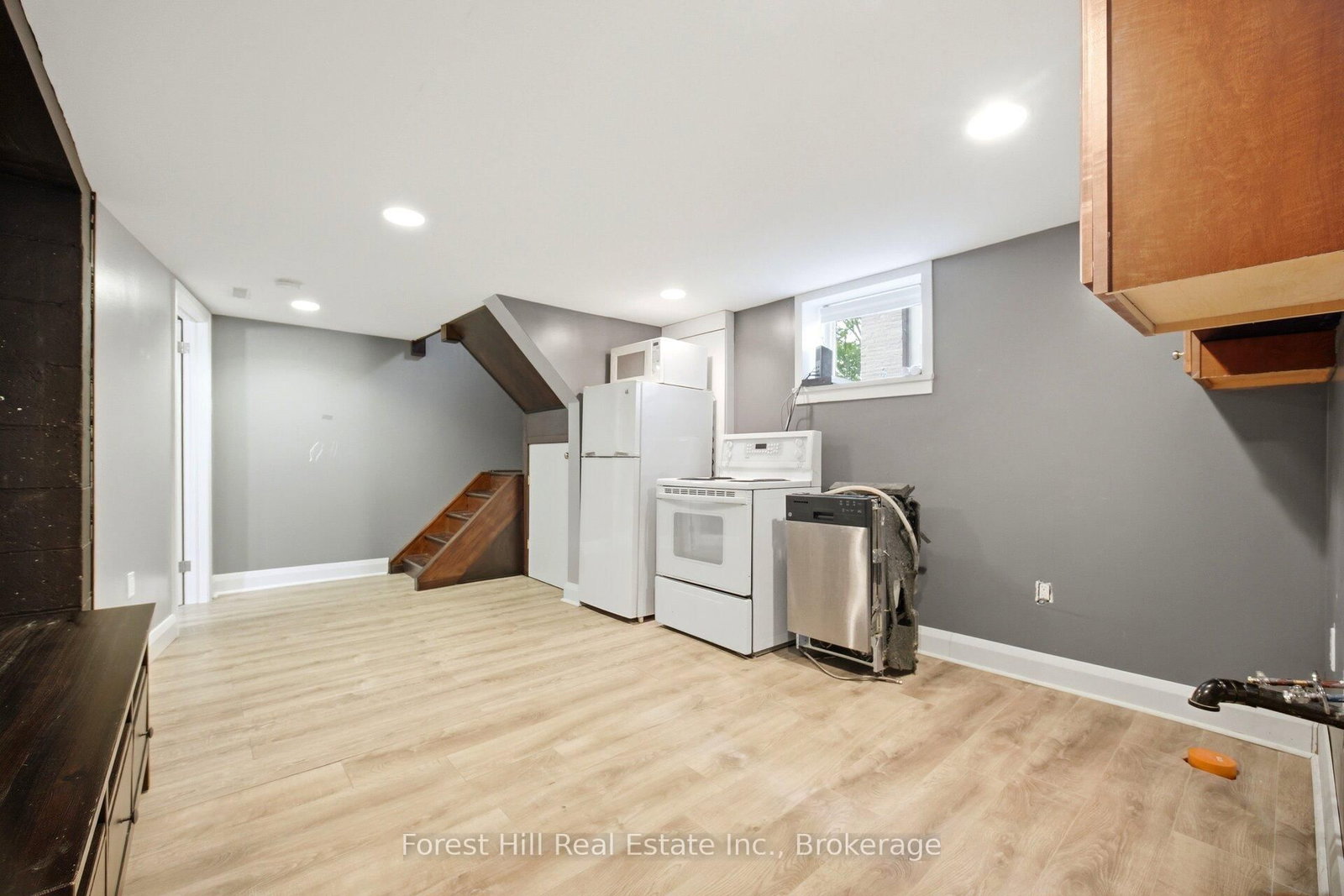 39 Broadview Avenue • Mississauga, ON photo 27