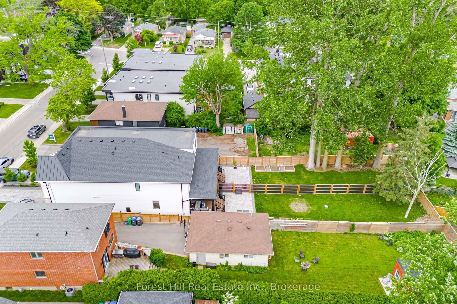 39 Broadview Avenue • Mississauga, ON photo 44