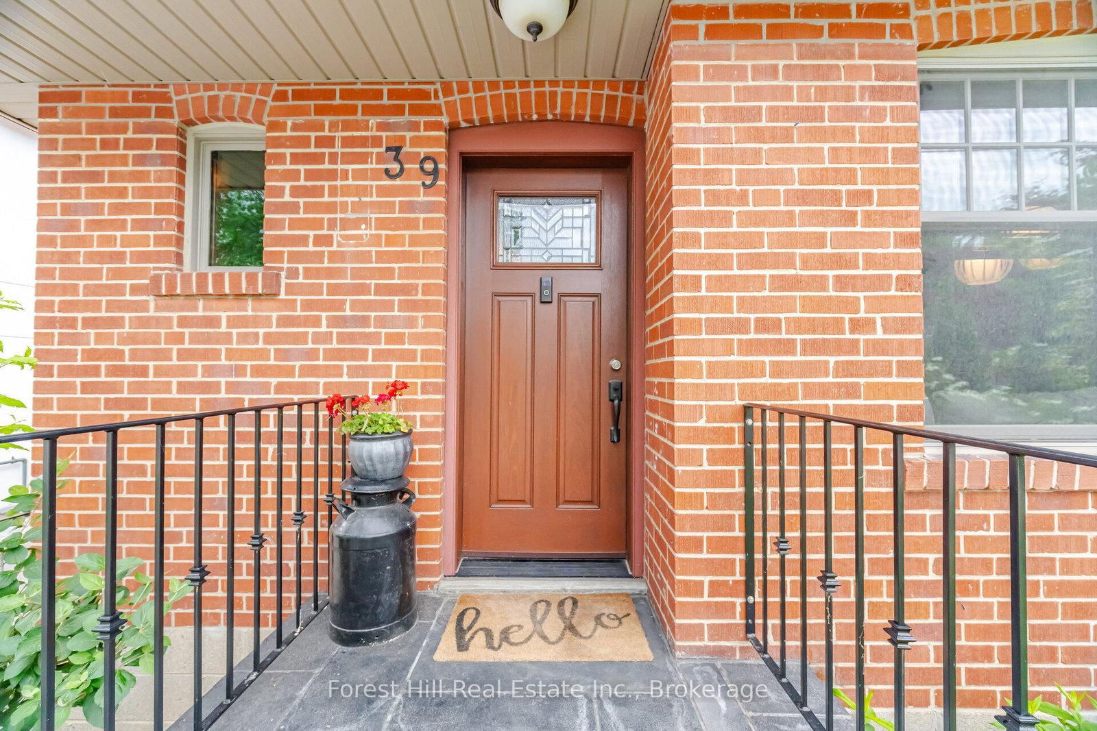 39 Broadview Avenue • Mississauga, ON photo 5