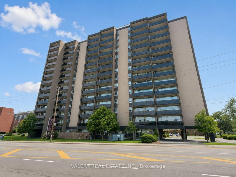 1202 - 890 Jane Street