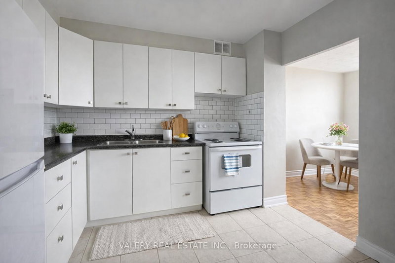 1202 - 890 Jane Street