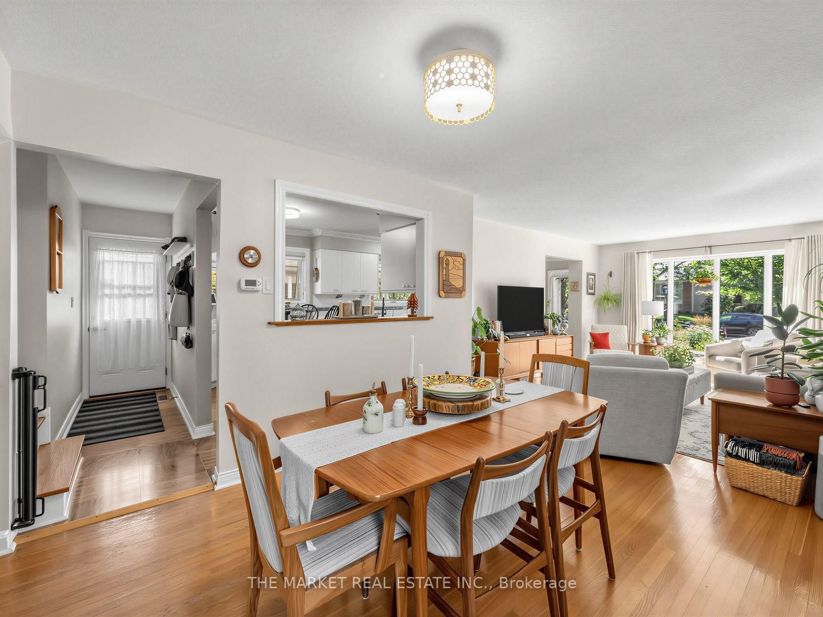 1033 Franconia Mississauga,ON L4Y 2L6 — Photo 3