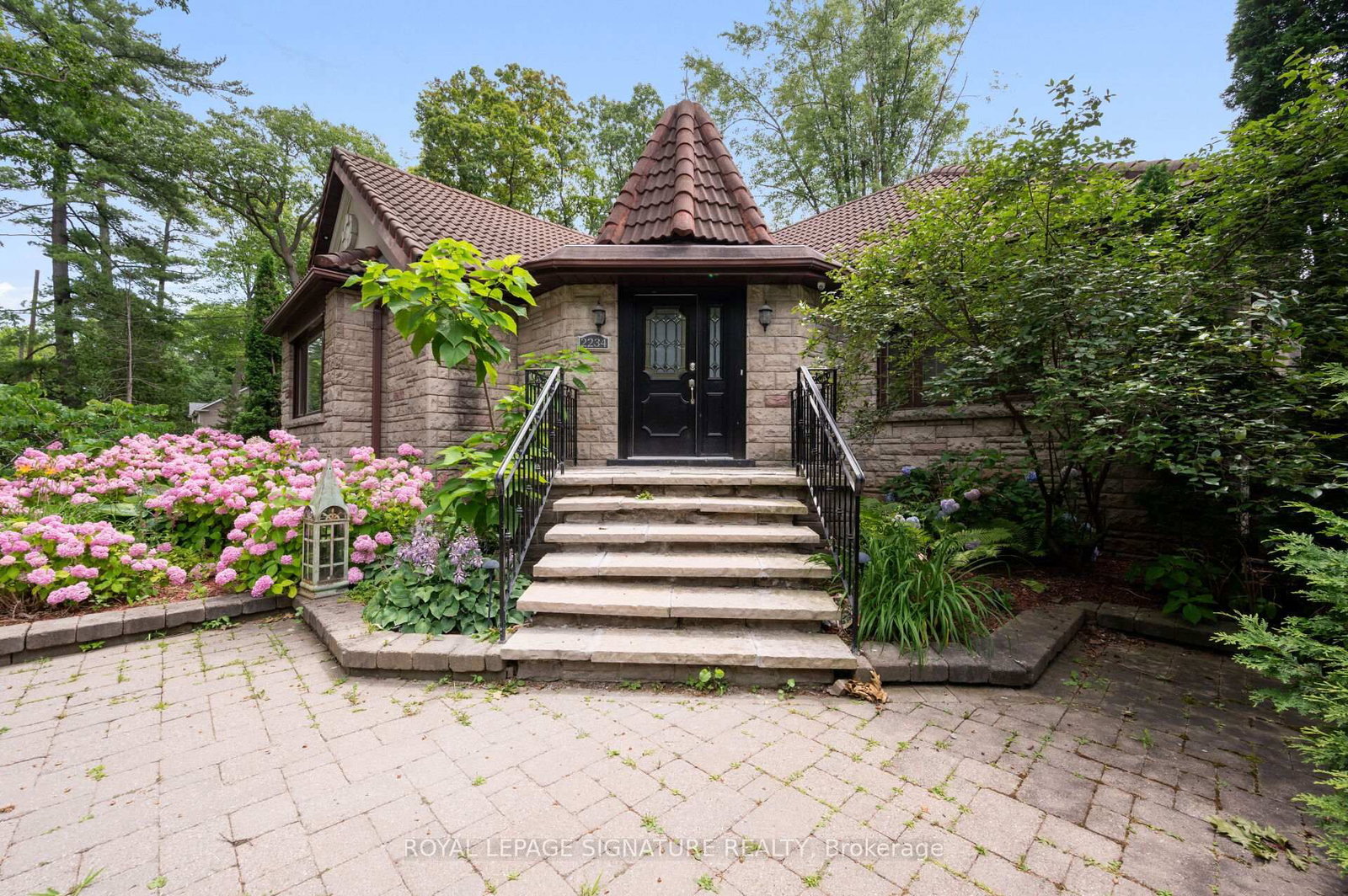 2234 Gordon Drive, Mississauga 3