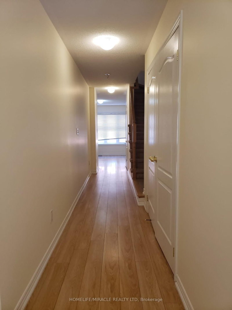 11 Shiff Crescent