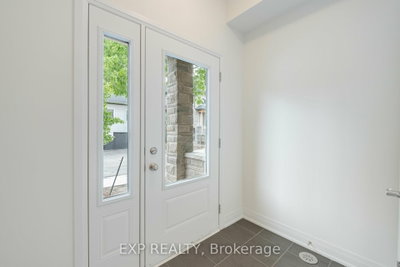 209 Wyndham Street • Mississauga, ON photo 2