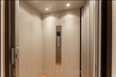 209 Wyndham Street • Mississauga, ON photo 3