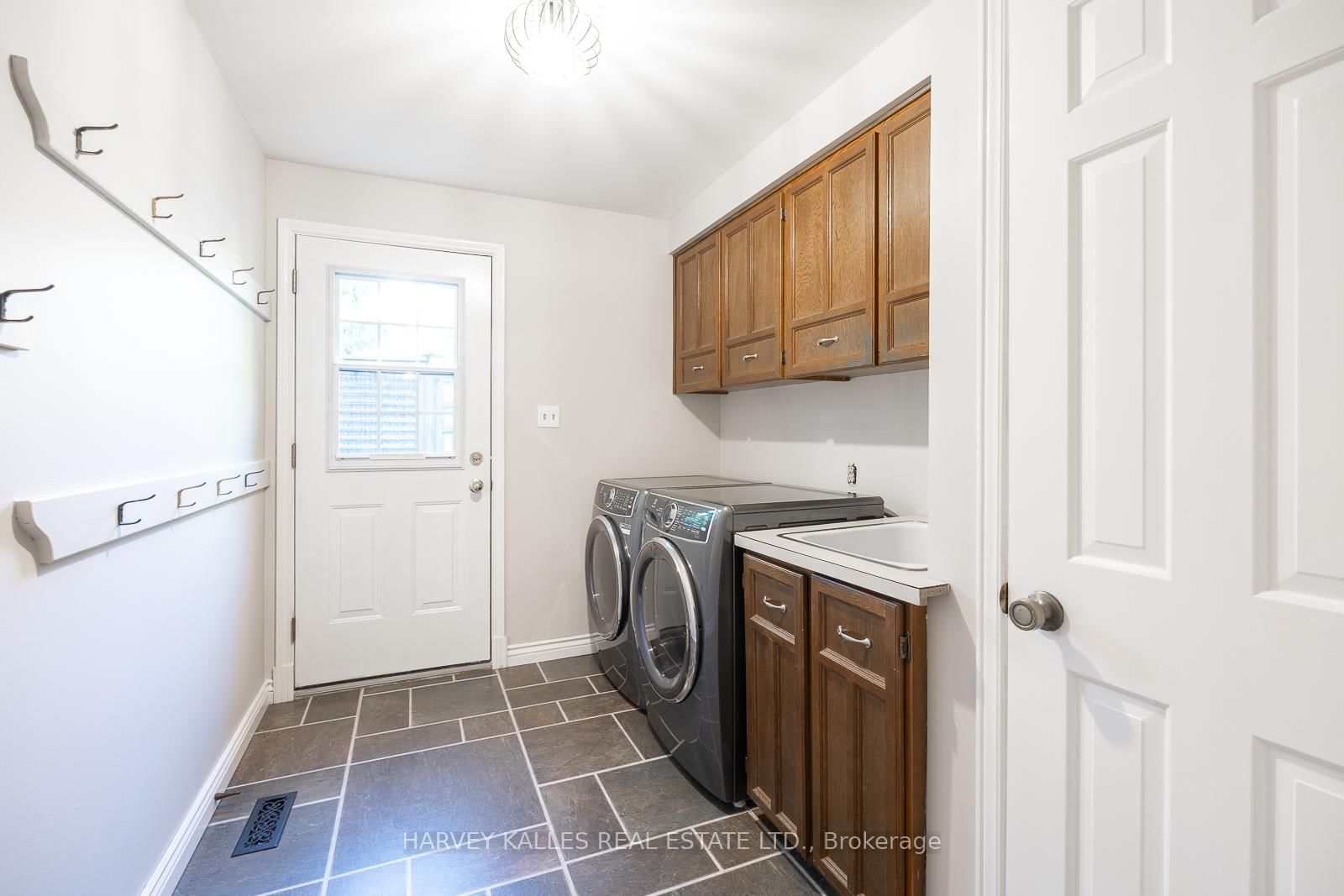 1033 Fair Birch Drive • Mississauga, ON photo 19