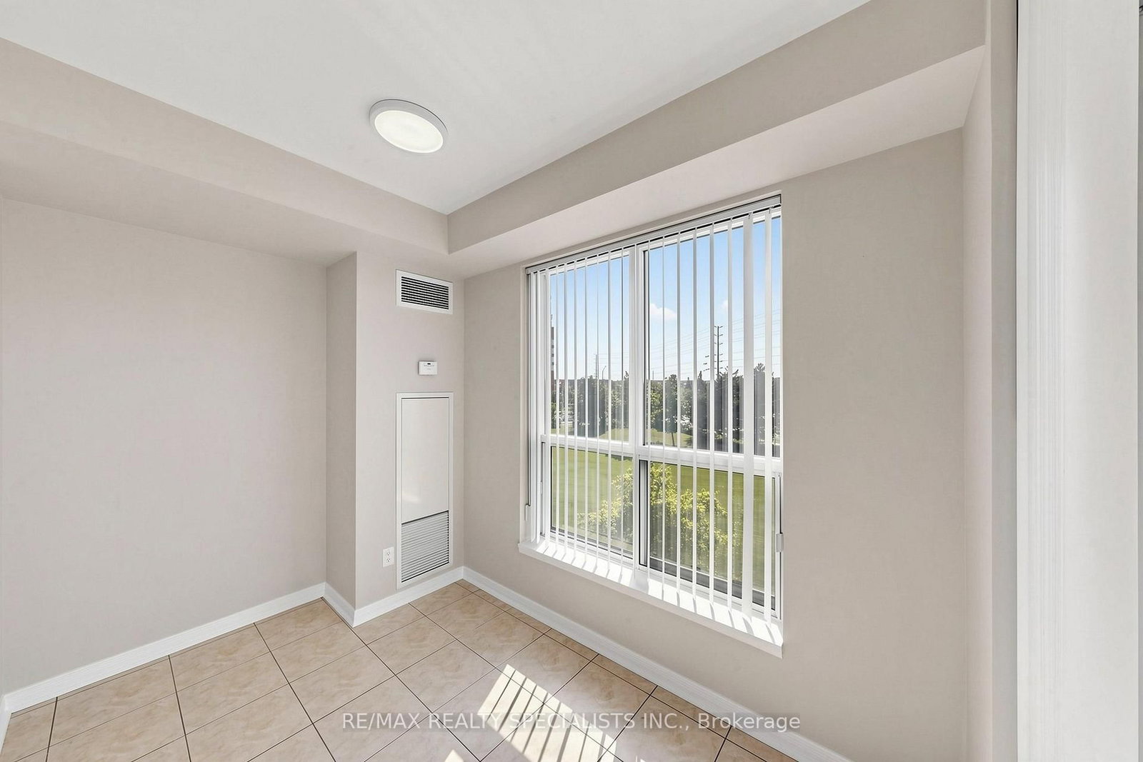 4879 Kimbermount Avenue • #303 • Mississauga, ON photo 18