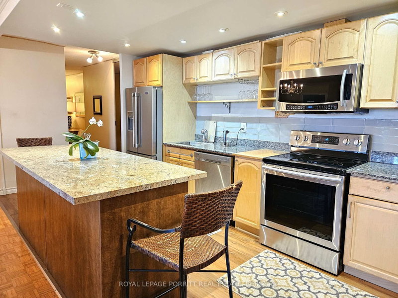 1704 - 1535 Lakeshore Road E