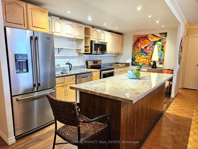 1704 - 1535 Lakeshore Road E