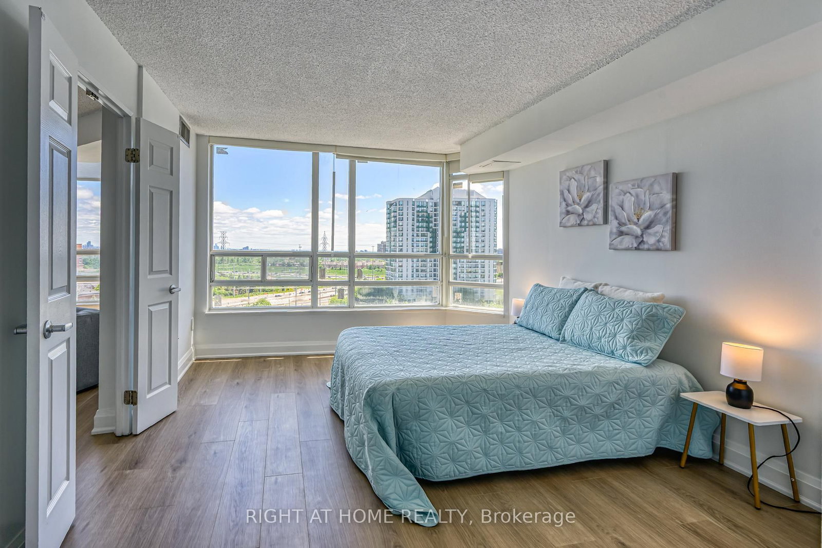 50 Kingsbridge Garden Circle • #1408 • Mississauga, ON photo 13