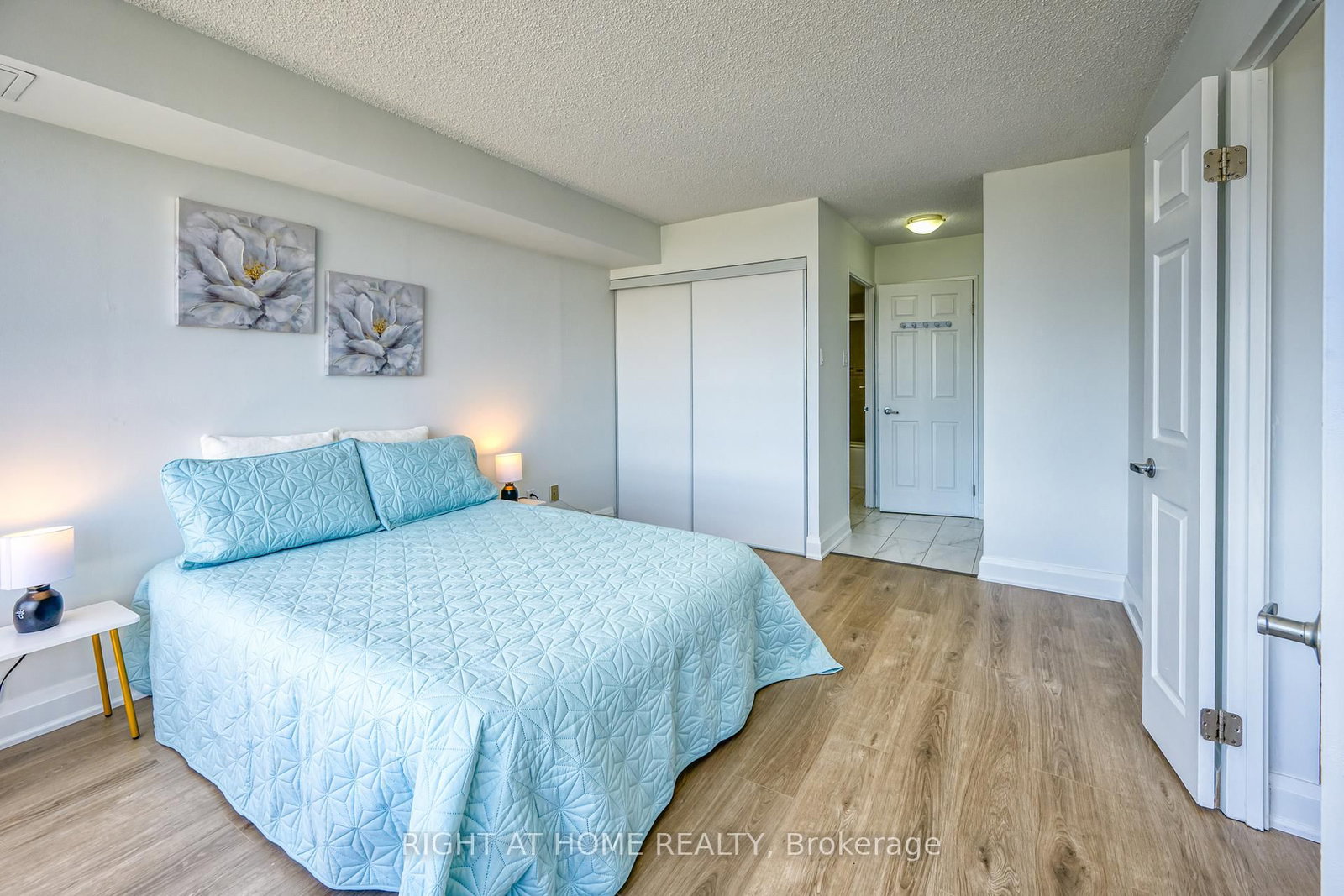 50 Kingsbridge Garden Circle • #1408 • Mississauga, ON photo 15