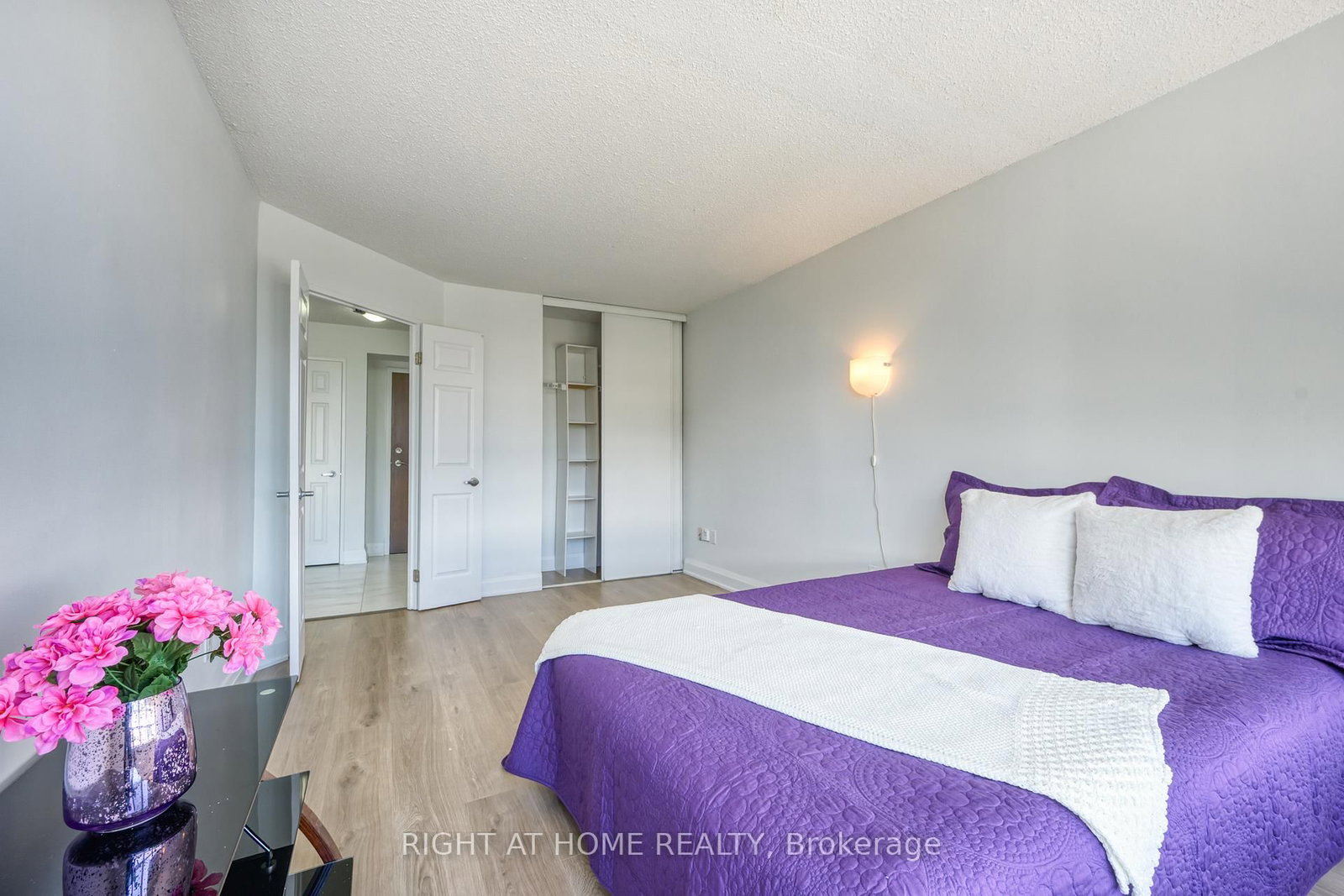 50 Kingsbridge Garden Circle • #1408 • Mississauga, ON photo 19