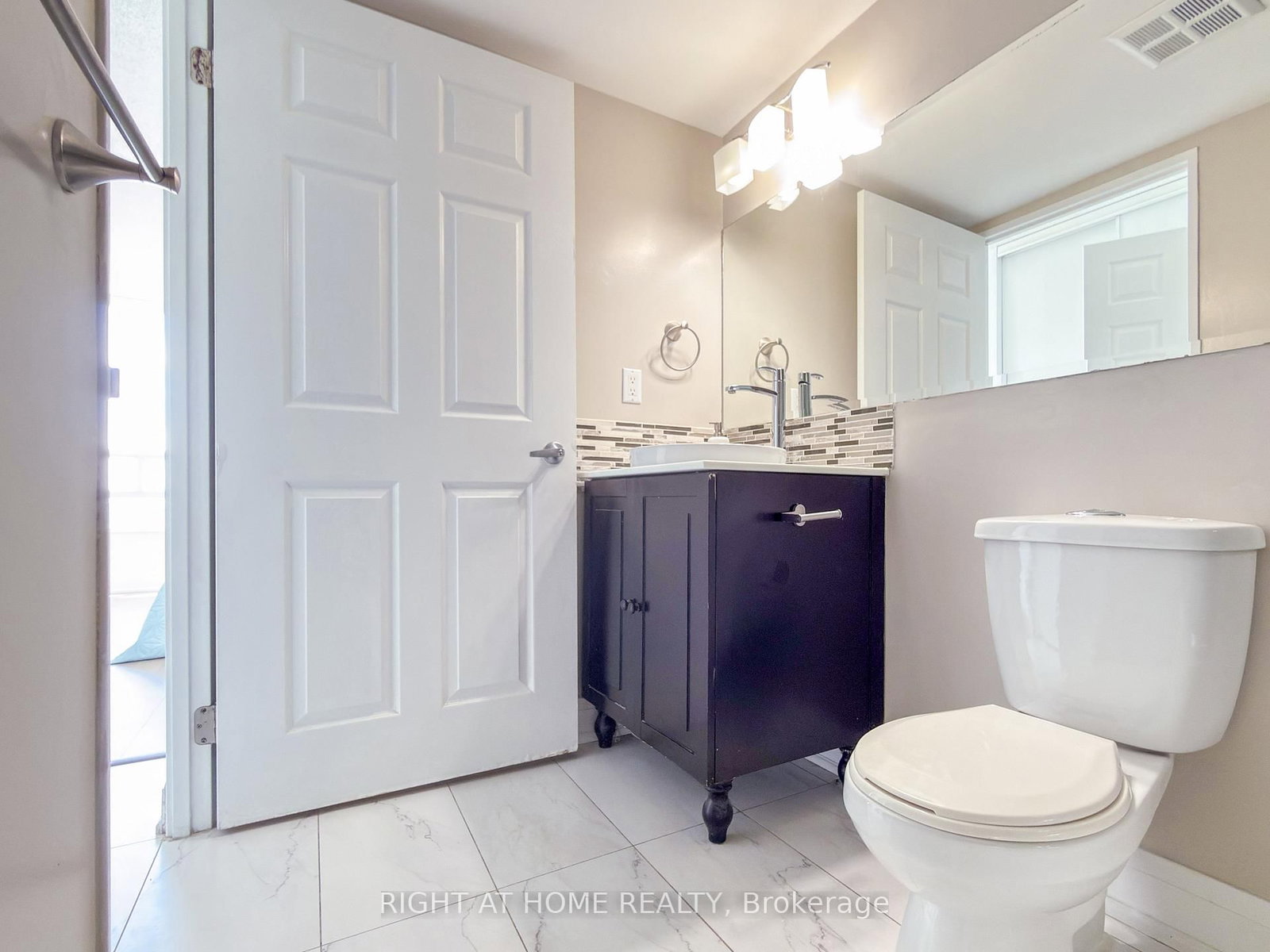 50 Kingsbridge Garden Circle • #1408 • Mississauga, ON photo 27