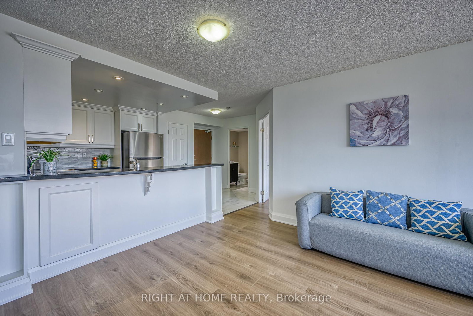 50 Kingsbridge Garden Circle • #1408 • Mississauga, ON photo 8