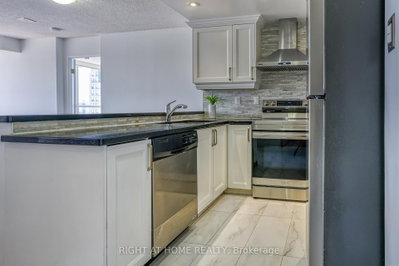 50 Kingsbridge Garden Circle • #1408 • Mississauga, ON photo 9