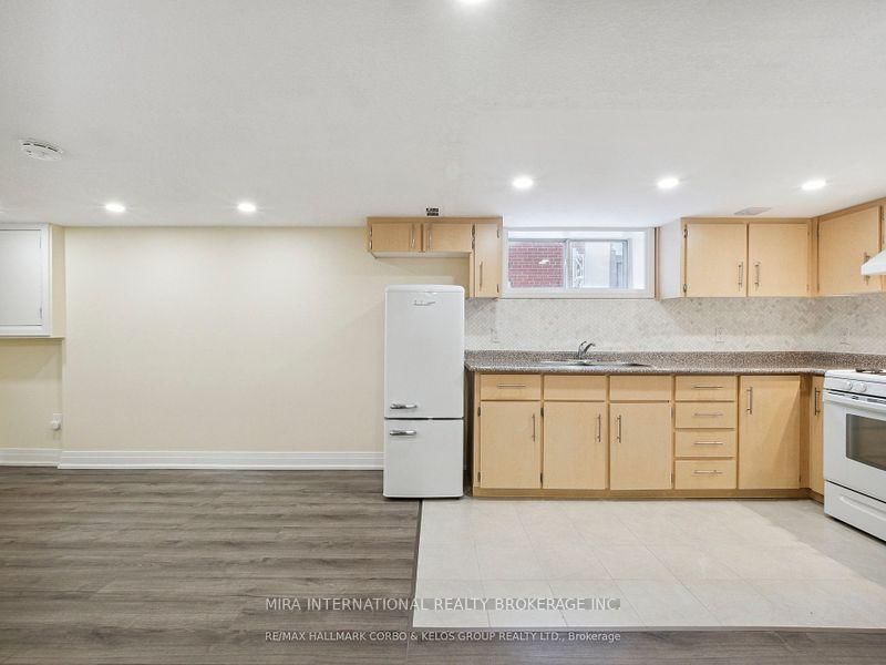 1132 Glengrove Avenue