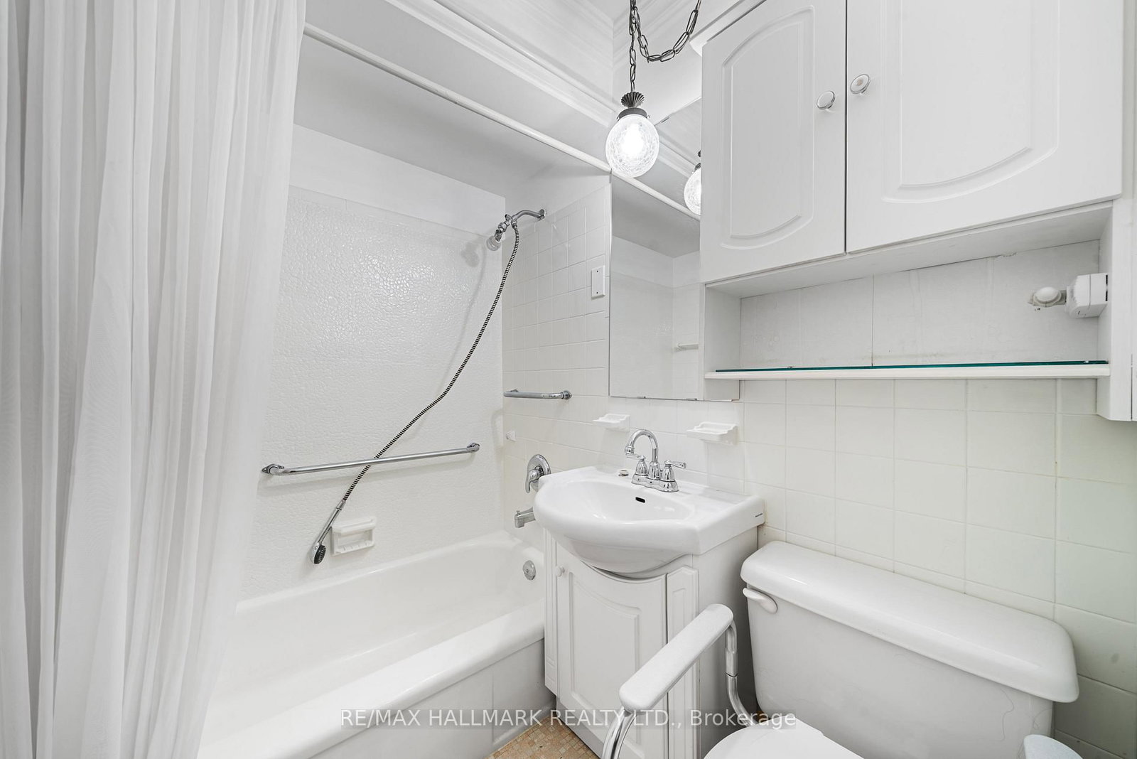 Listing Image 18
