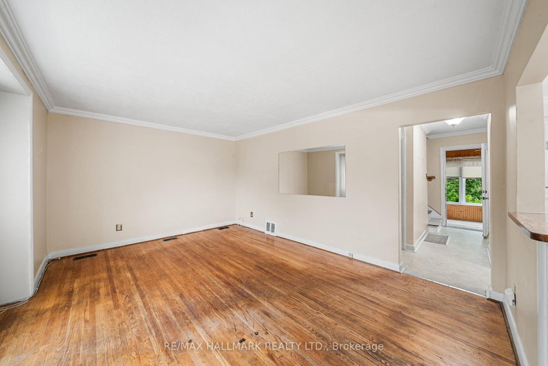 27 Sunray Crescent