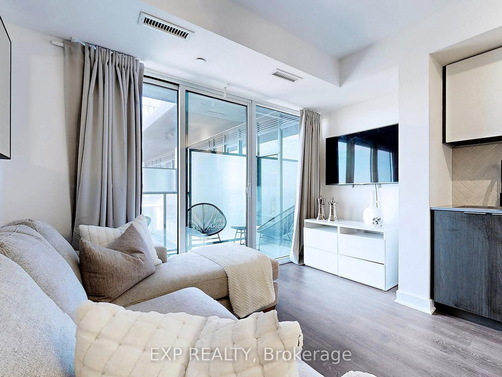 330 - 36 Zorra Street 4