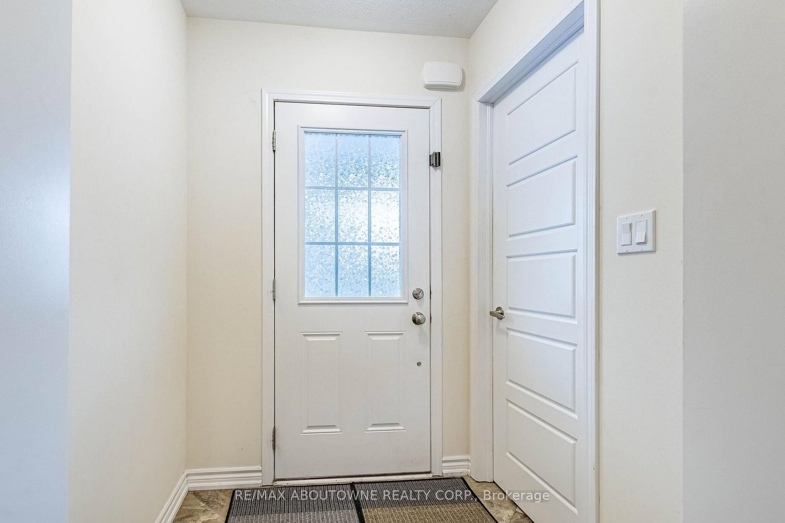 Listing Image 24