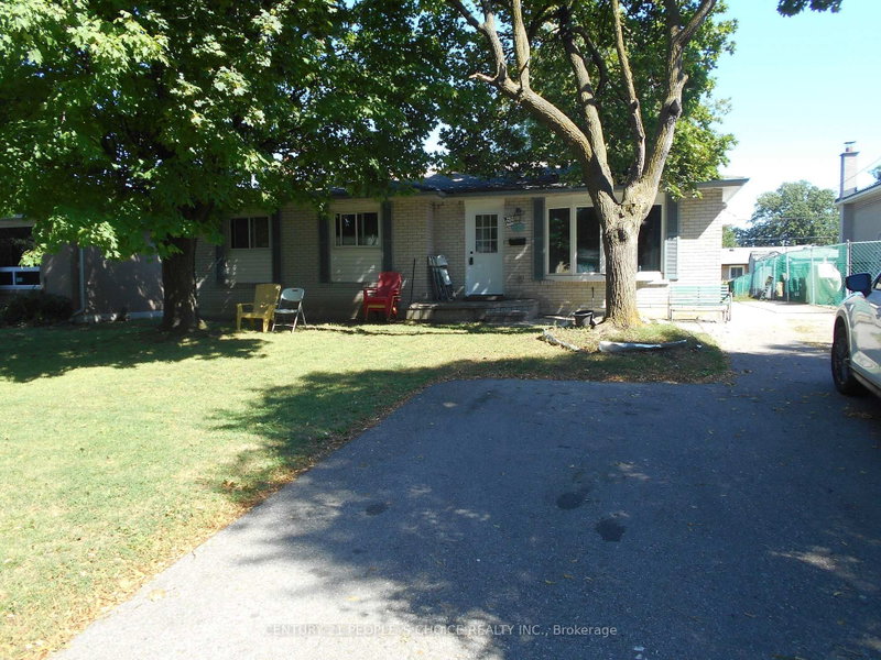 13 Brookdale Crescent