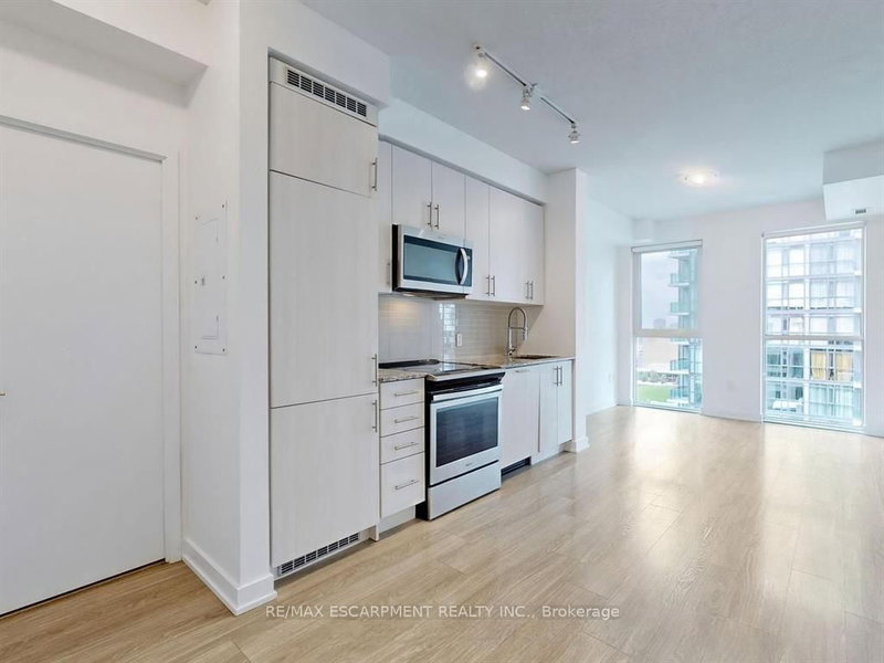 1006 - 4085 Parkside Village Drive