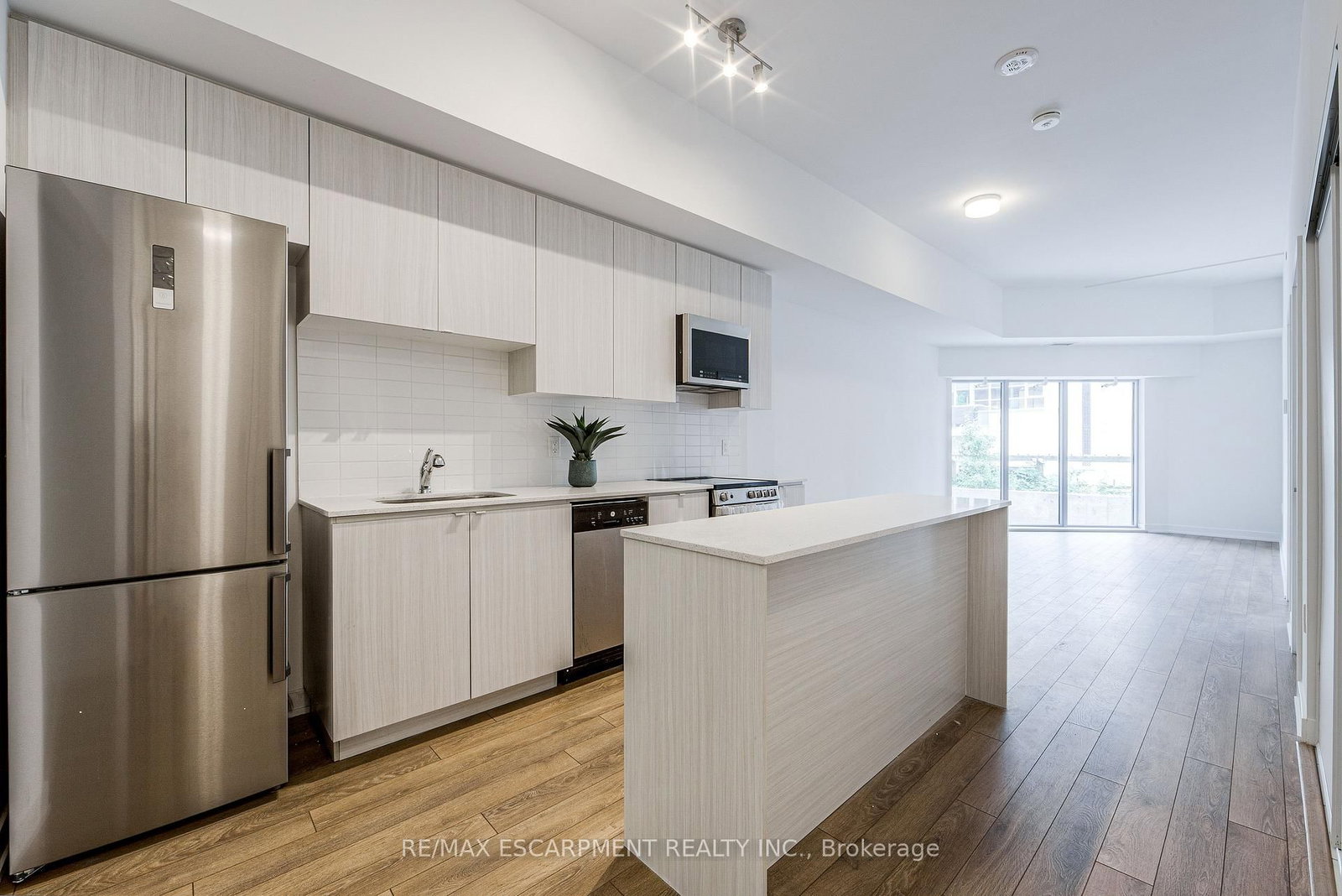 2433 Dufferin Street • #112 • Toronto, ON photo 6