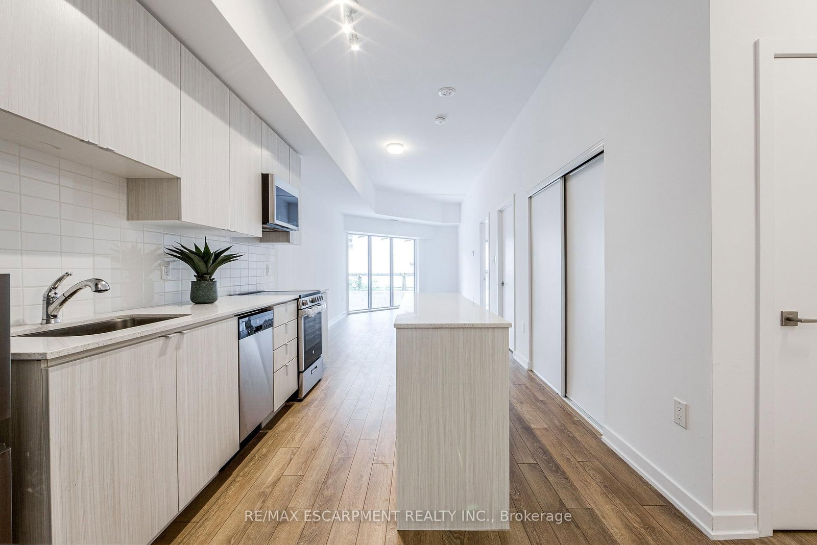 2433 Dufferin Street • #112 • Toronto, ON photo 7