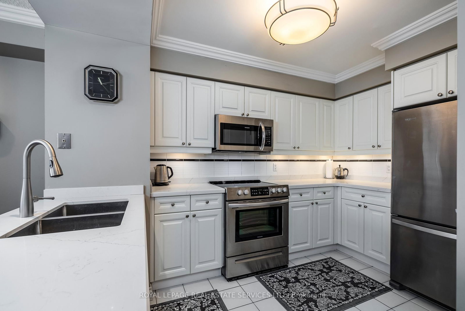 1 Palace Pier Court • #2812 • Toronto, ON photo 4