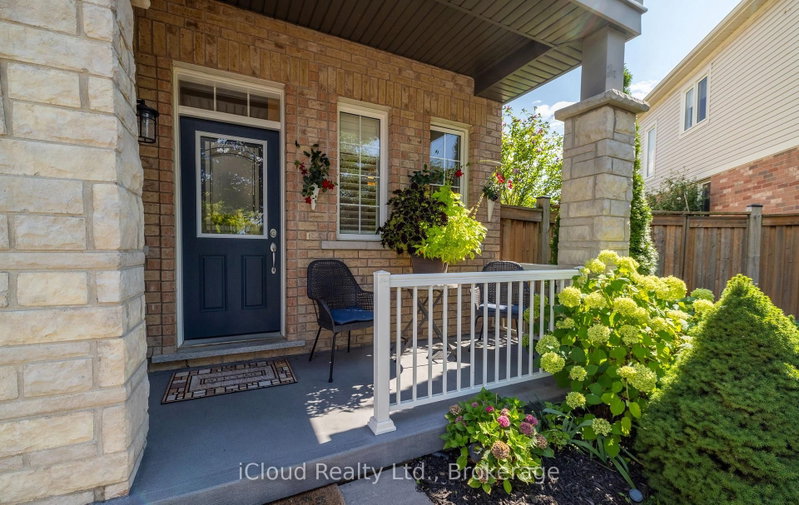 954 Penson Crescent