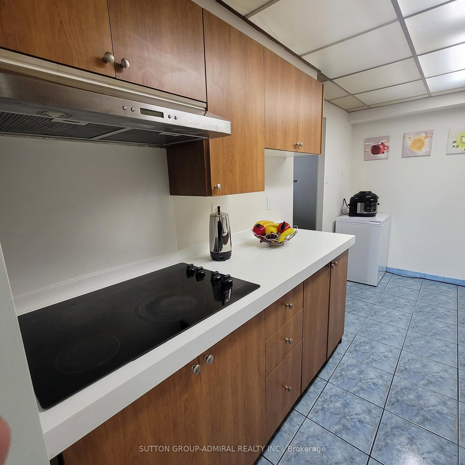10 Tobermory Drive • #802 • Toronto, ON photo 16