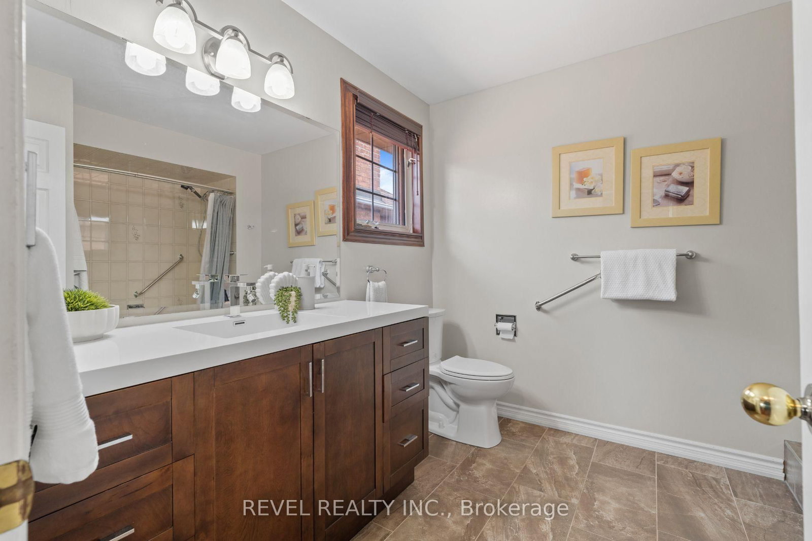 8 Cochrane Avenue • Brampton, ON photo 17