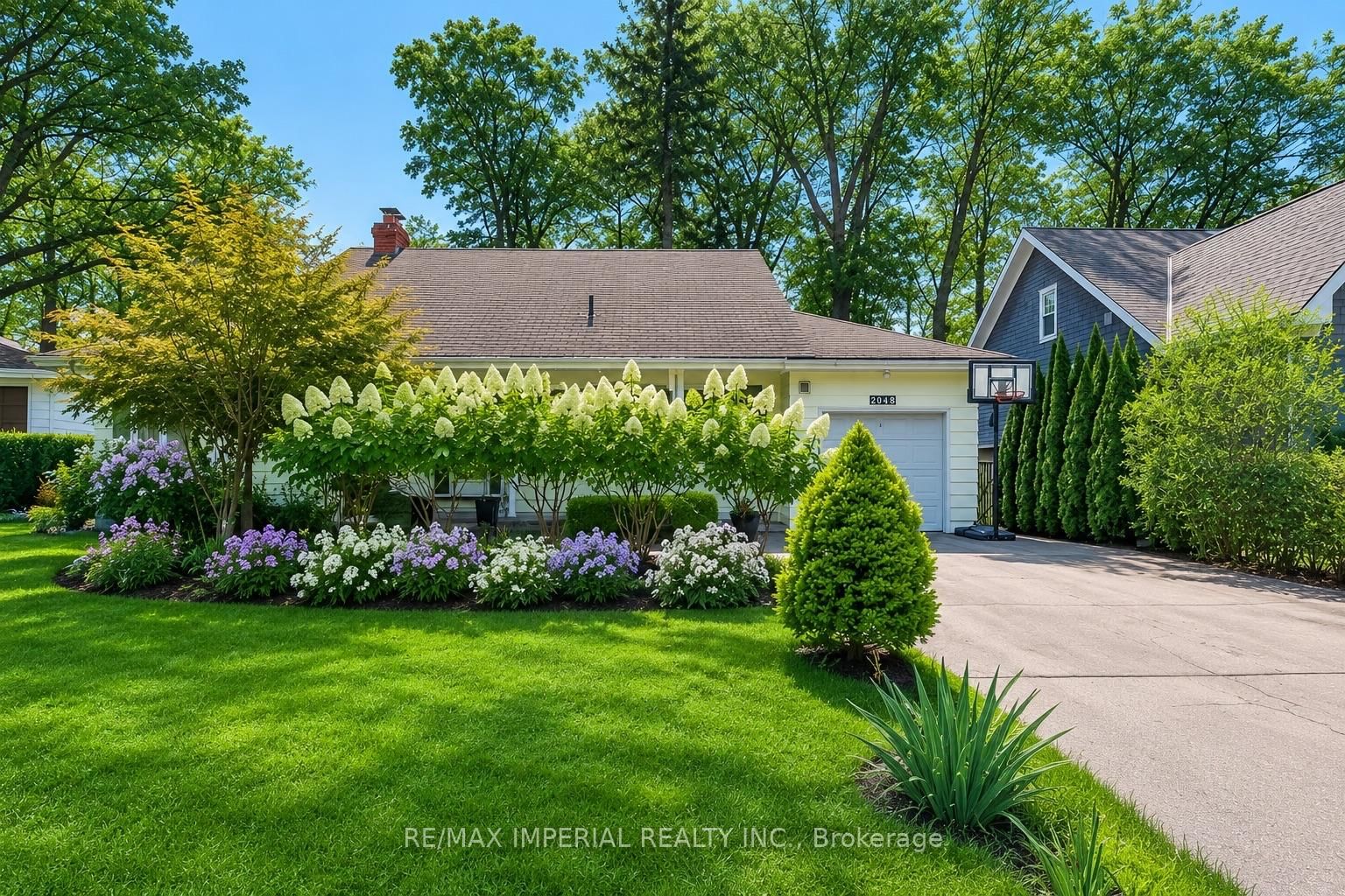 2048 Devon Road, Oakville 3