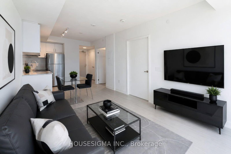 1105 - 4010 Eglinton Avenue W