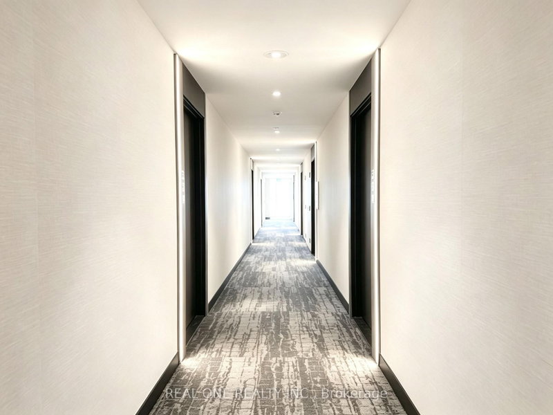 333 - 215 Lakeshore Road W